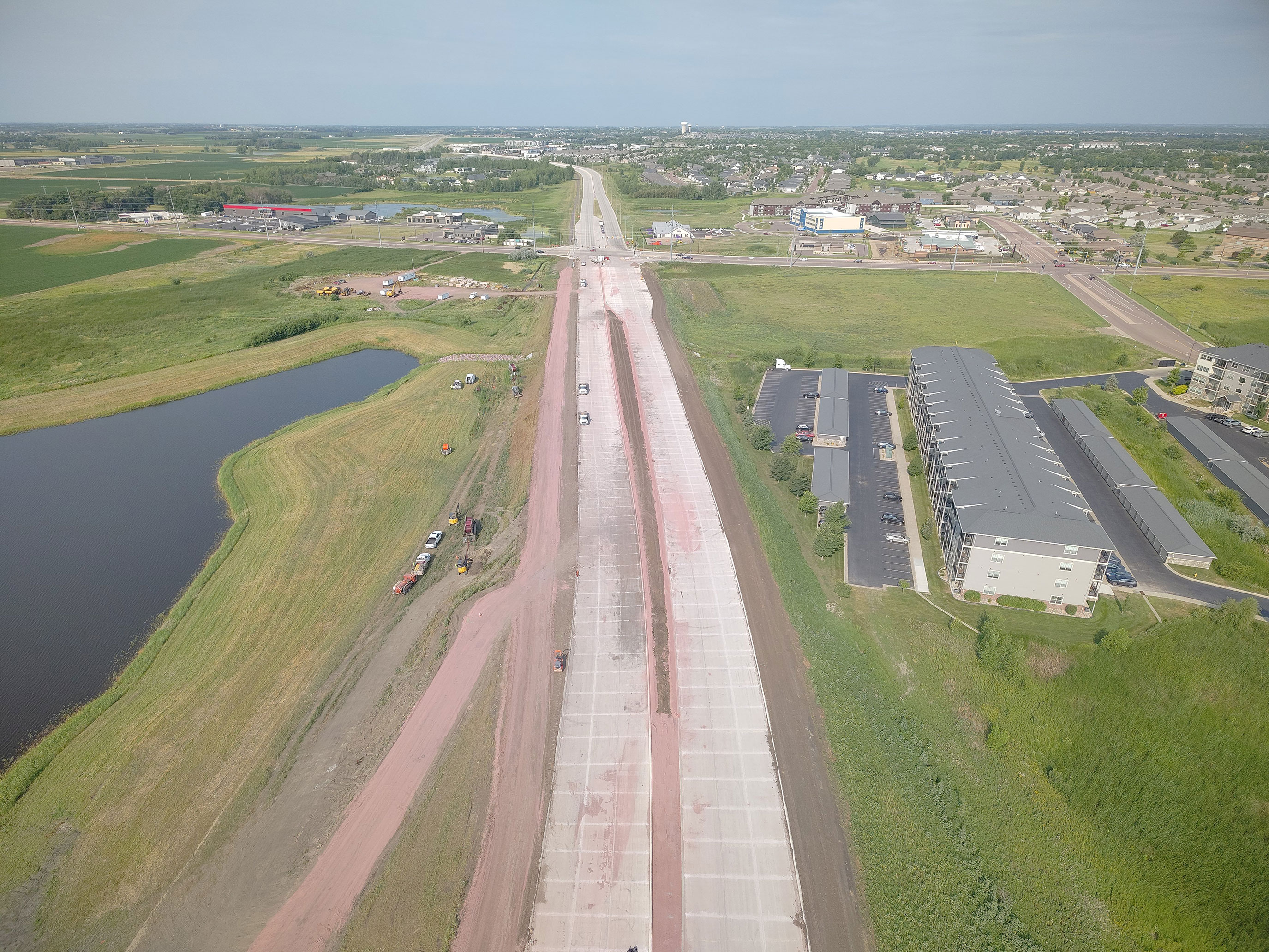 Aerial view of South Veterans Parkway construction between Cliff Avenue and the BNSF railroad bridge.